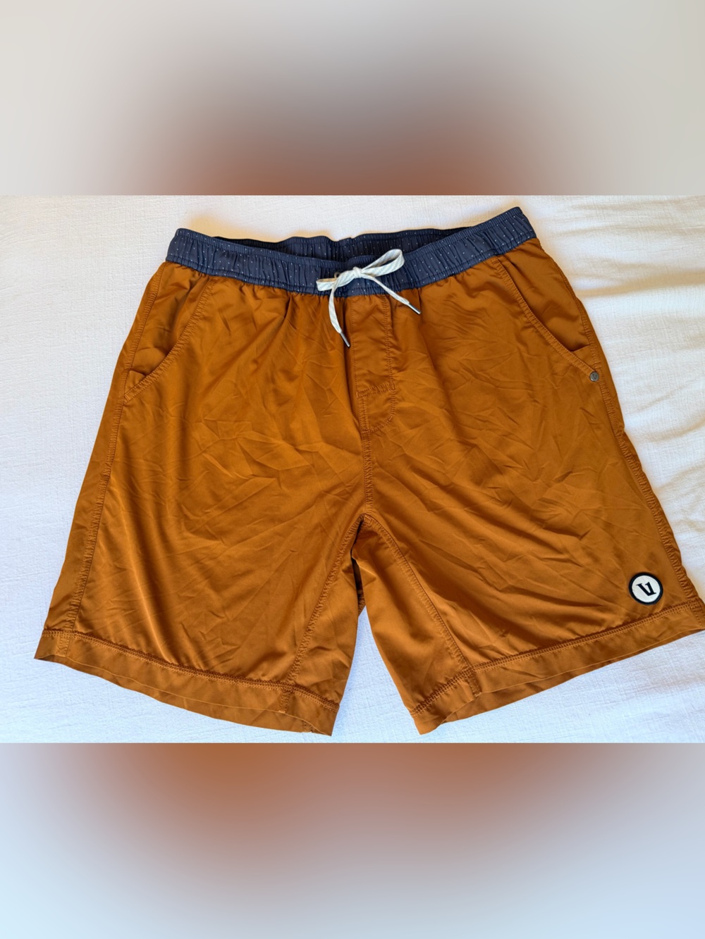 Vuori Men's Kore Short-XL Rust Orange with Navy Waistband